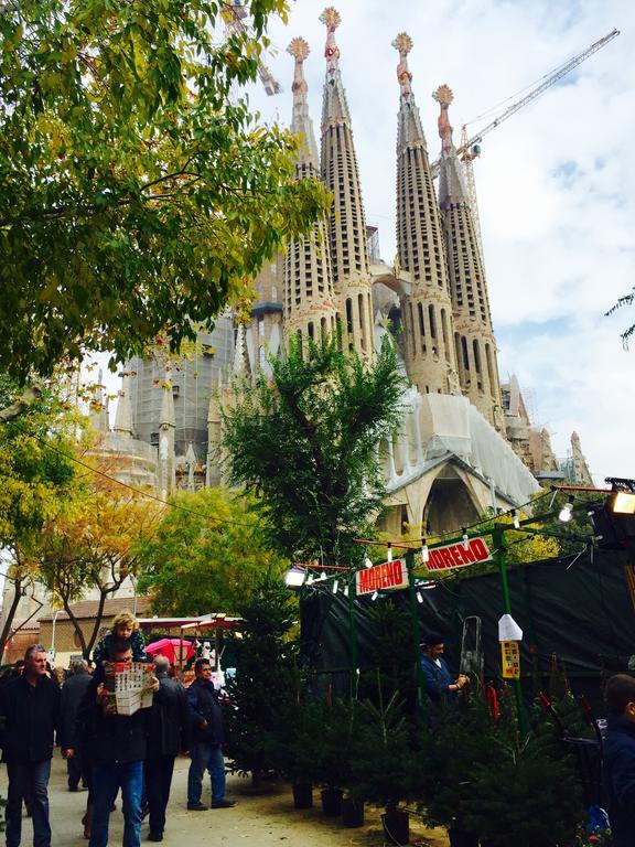 Apartments Barcelona Sagrada ภายนอก รูปภาพ